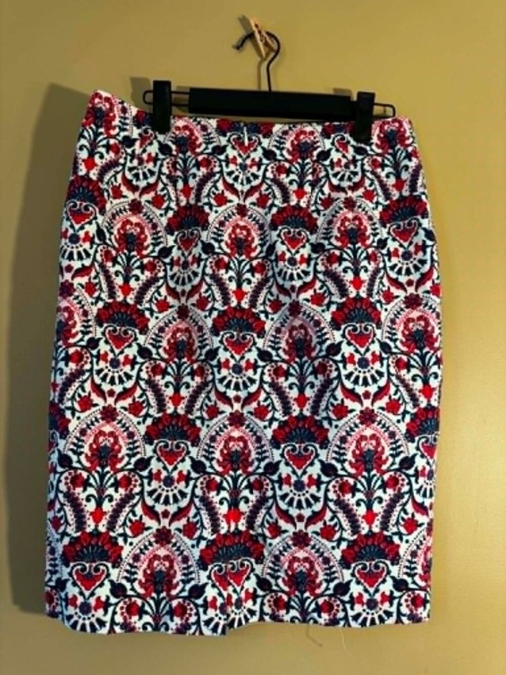 LOFT Damask Paisley Pencil Skirt Size 4P Petite Red Navy White